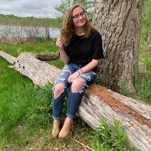 Meet your Posher, Emileigh